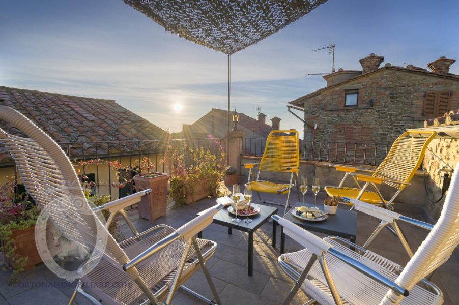 Terraced house with panoramic terrace