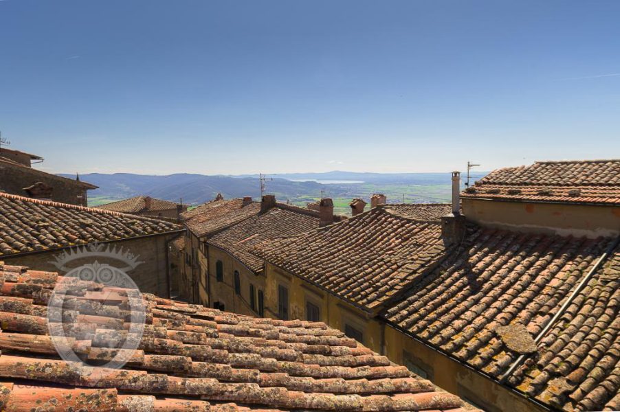 Terraced house with panoramic terrace