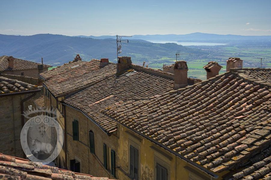 Terraced house with panoramic terrace