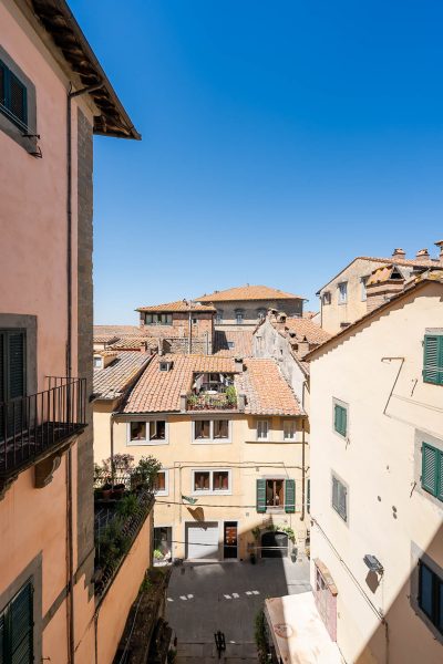 Apartment in the center with terrace