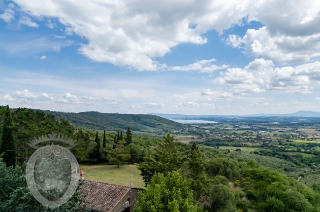 Colonica con vista lago