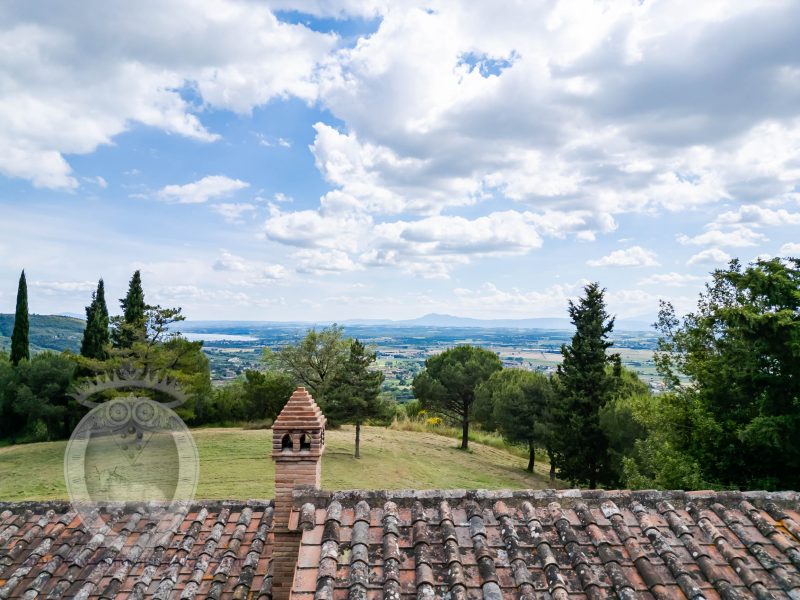 Colonica con vista lago