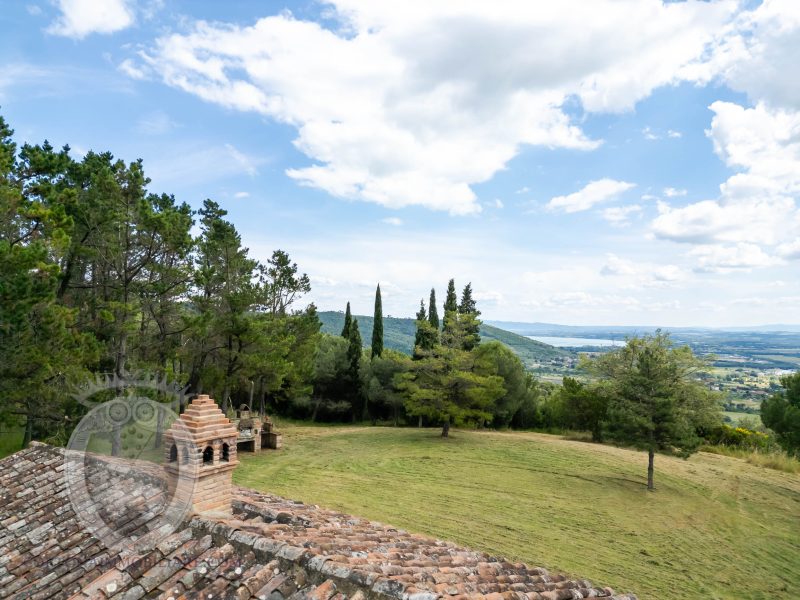 Colonica con vista lago