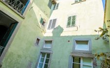 Apartment with courtyard and Dependance