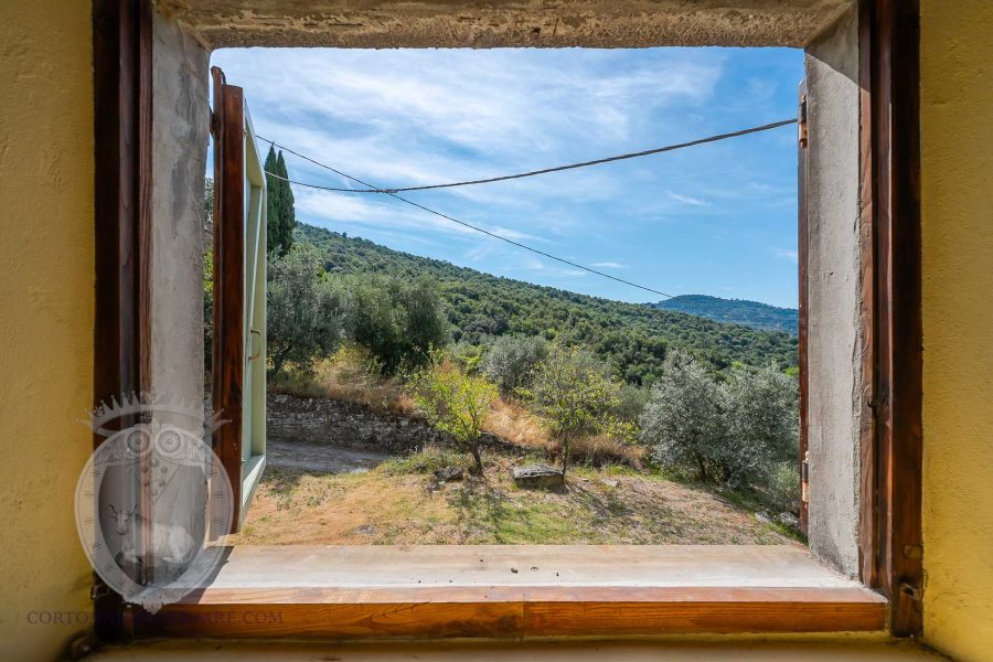 Casale con vista e annessi