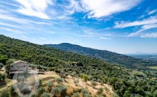 Farmhouse with view and annexes