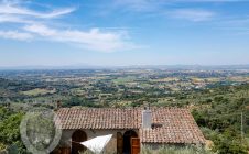 Casale con vista e annessi