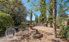 Casale con annesso e giardino privato