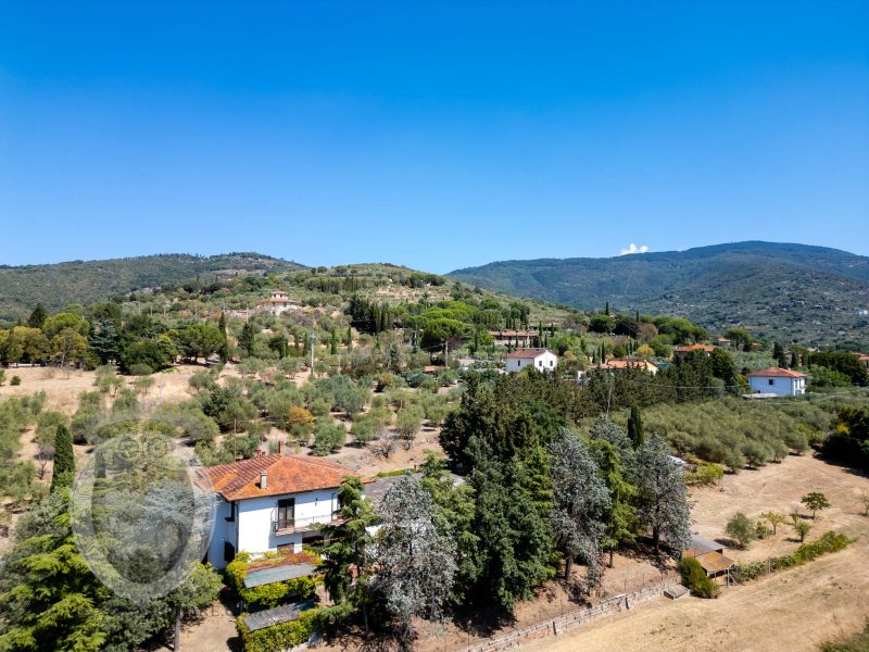 Cascina con annesso e giardino privato