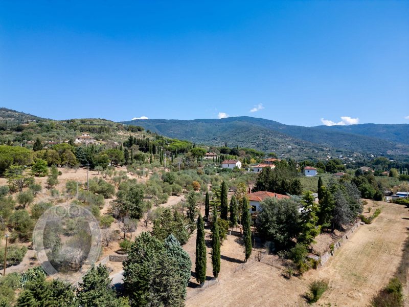 Cascina con annesso e giardino privato