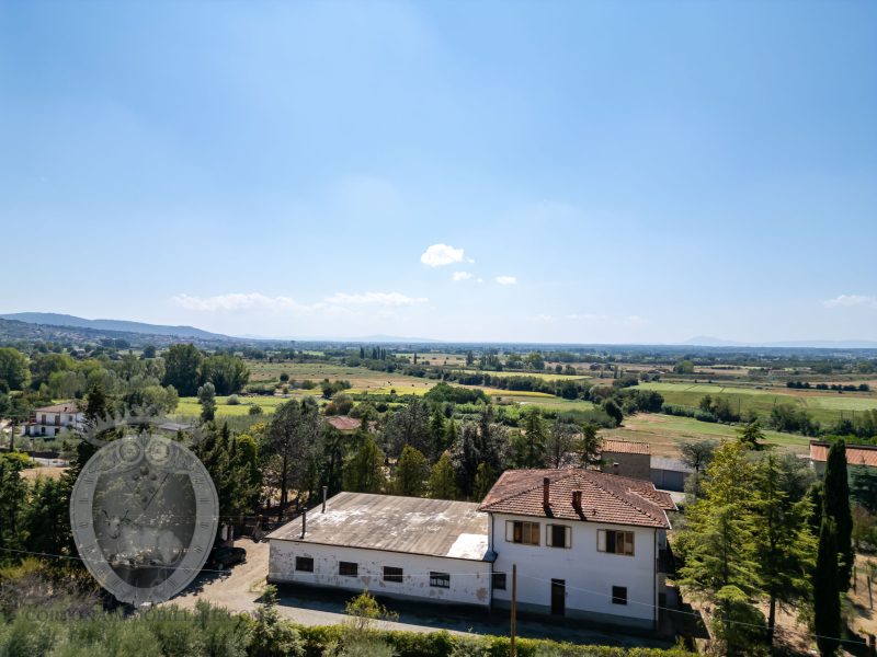 Cascina con annesso e giardino privato