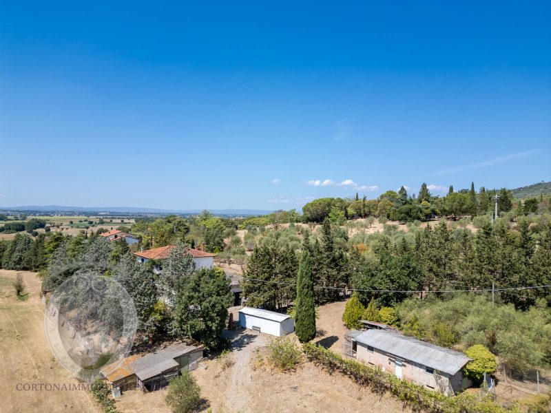 Cascina con annesso e giardino privato