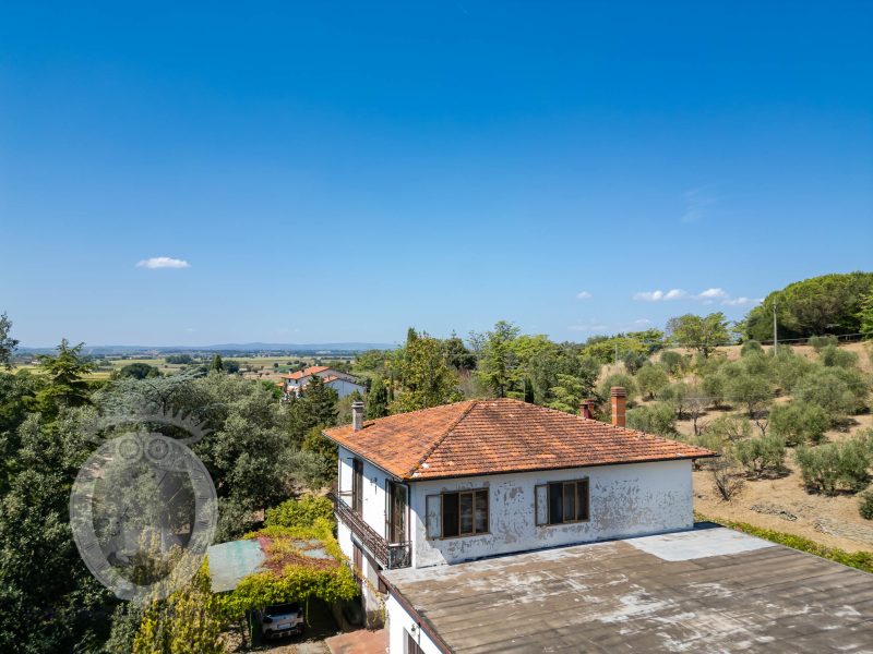 Cascina con annesso e giardino privato