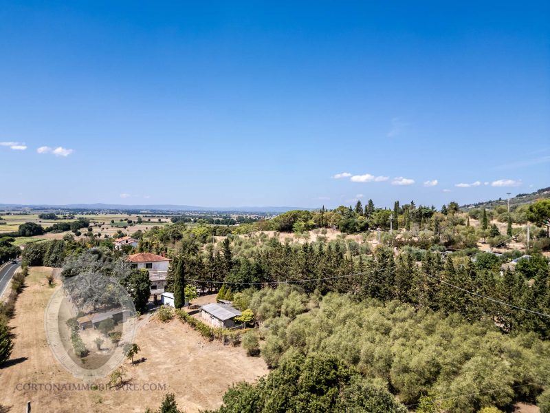 Cascina con annesso e giardino privato