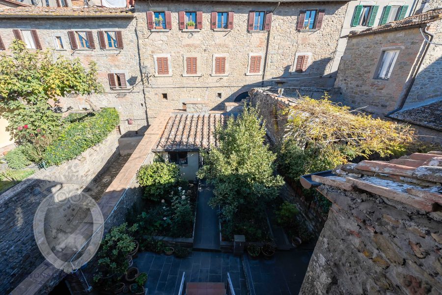 Terratetto indipendente con giardino e garage