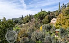 Casale in pietra panoramico