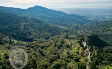 Casale in pietra panoramico