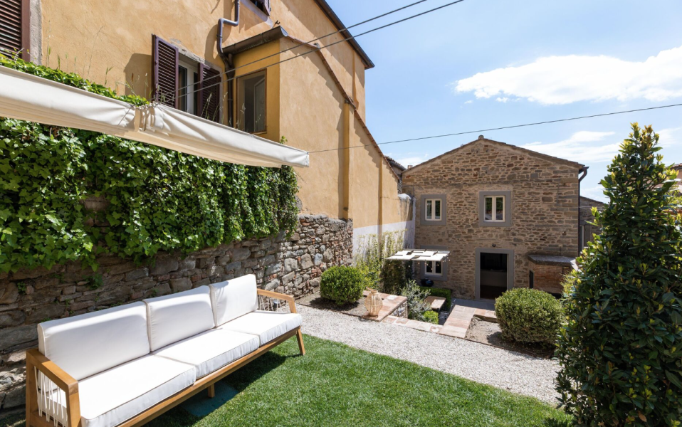 Appartamento in centro con giardino e piscina