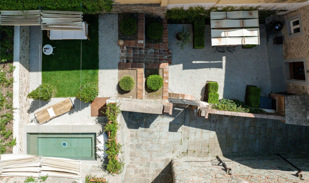 Appartamento in centro con giardino e piscina