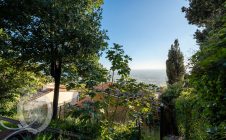 Casa indipendente con giardino e terrazza