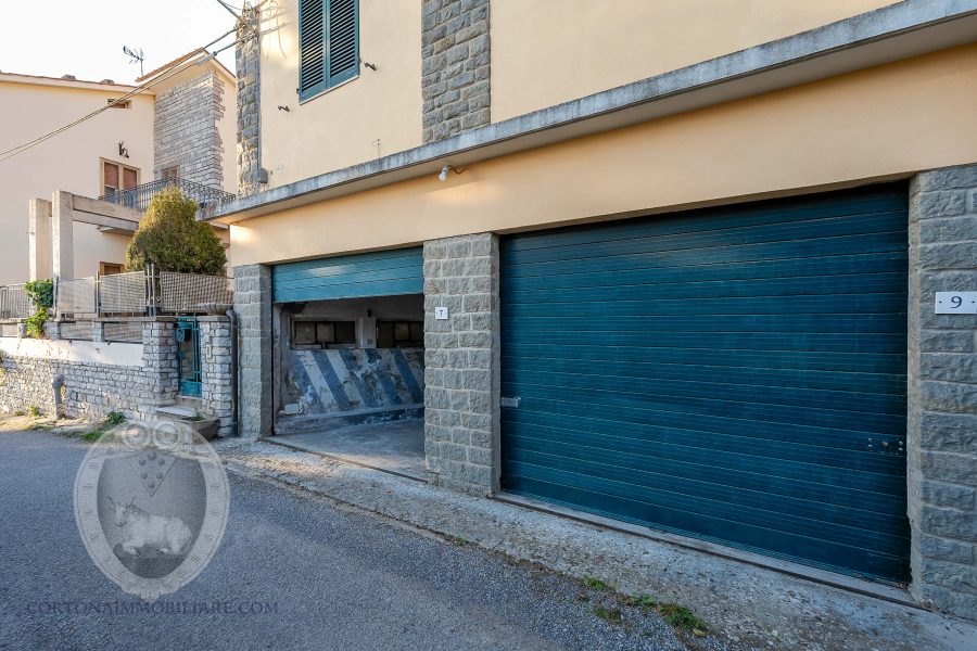 Casa indipendente con giardino e terrazza