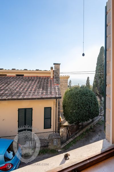 Casa indipendente con giardino e terrazza