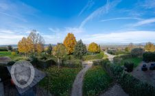 Appartamento con giardino e piscina