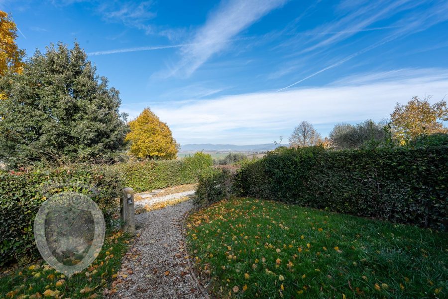 Appartamento con giardino e piscina