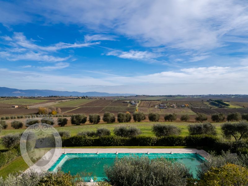 Appartamento con giardino e piscina