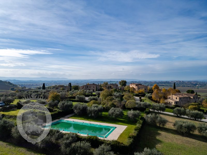 Appartamento con giardino e piscina