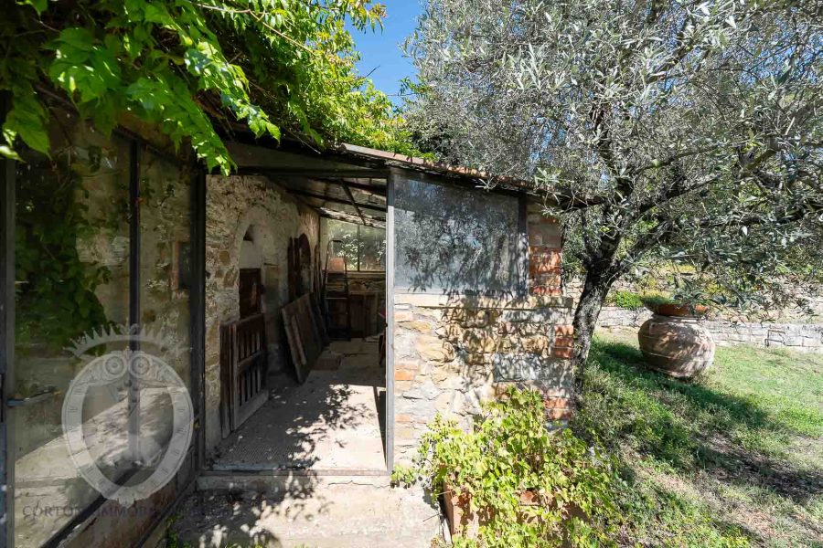 Villa con vista panoramica e terreno