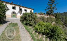 Villa con vista panoramica e terreno